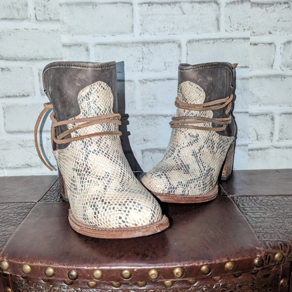FreeBird CASEY Snake Multi Ankle Boots size 8 - Picture 4 of 15